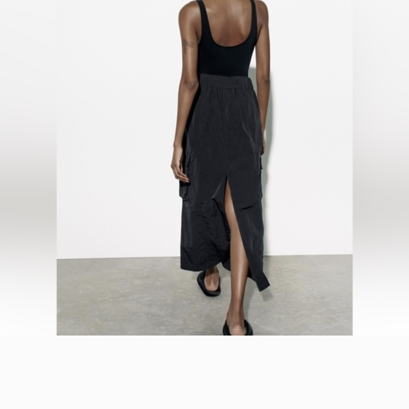 Zara Black Maxi Skirt with Pockets - Picture 3 of 4